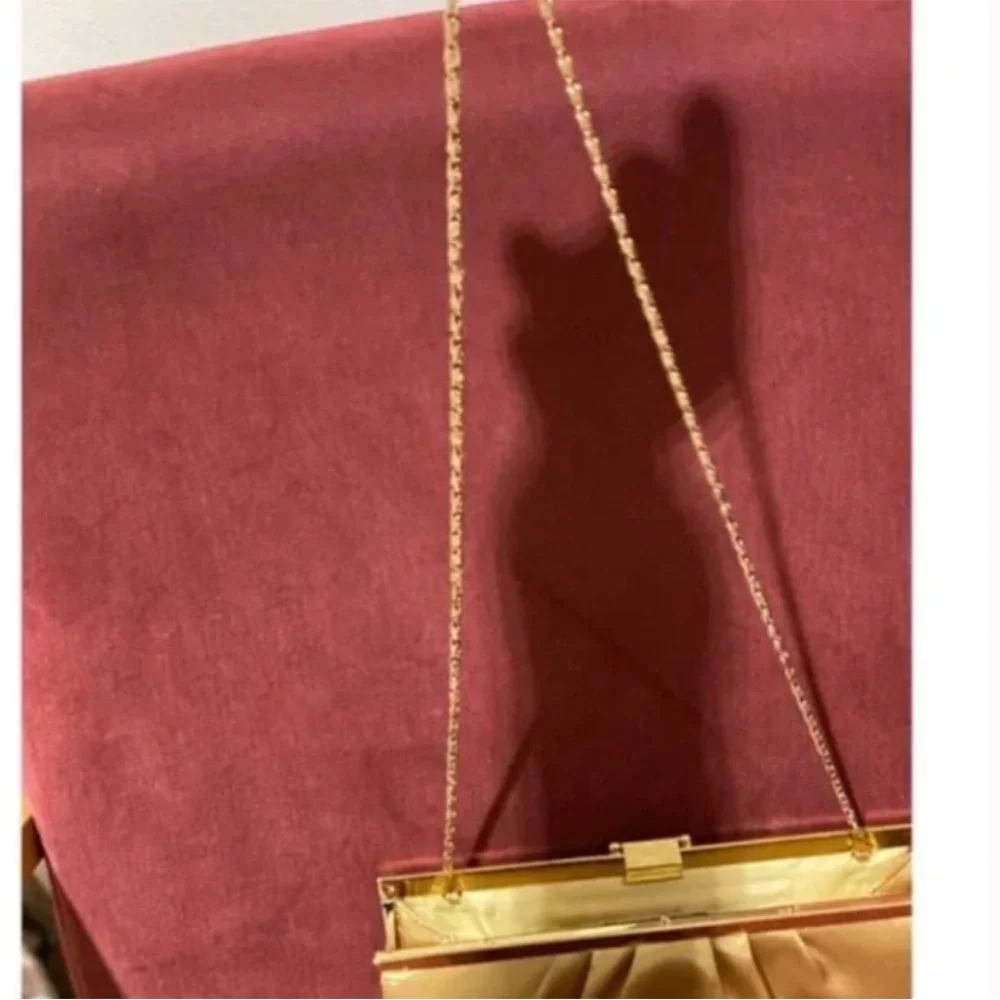 Jessica McClintock Vintage Gold Chain Clutch Formal Bag
